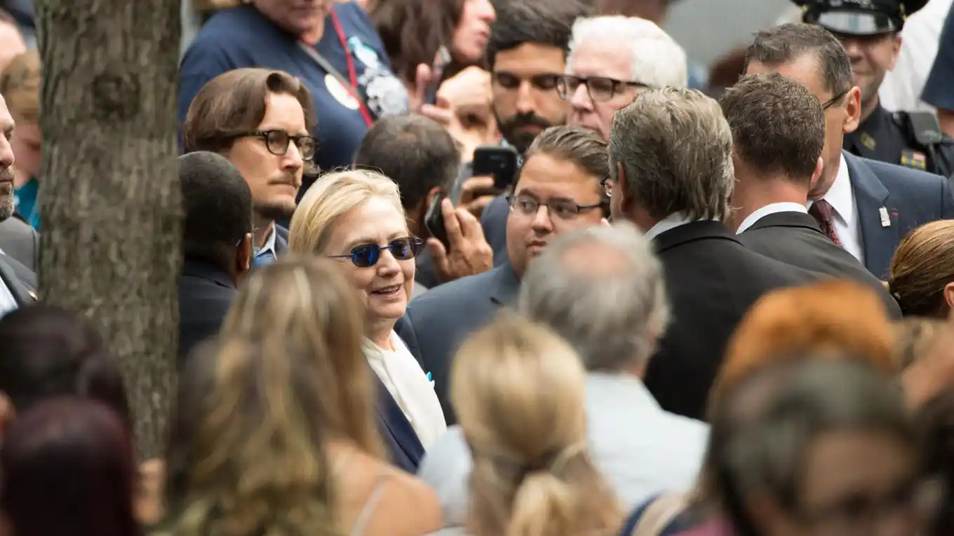 11-S: Ceremonia con las presencias de Hillary y Trump