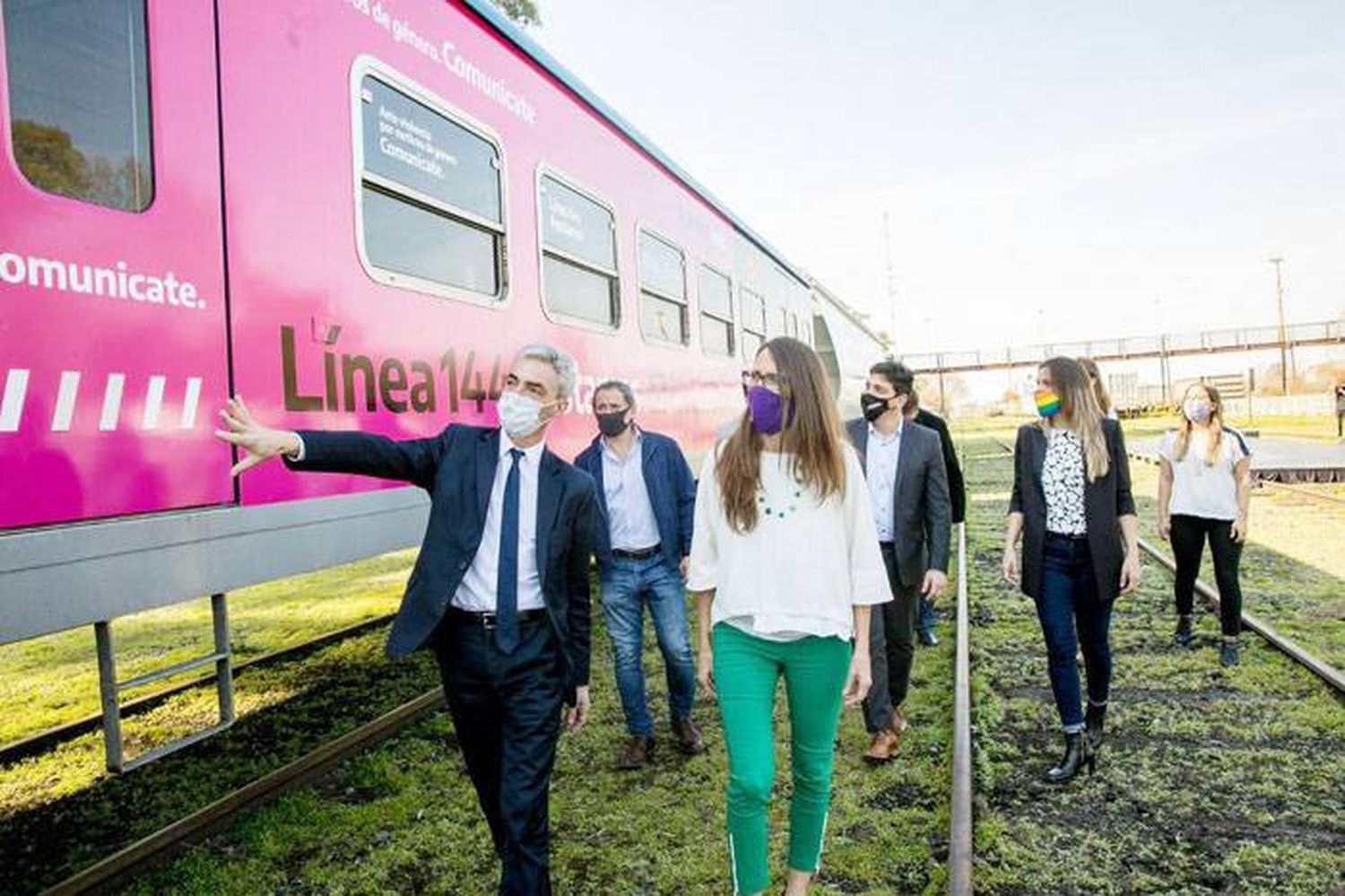 Gómez Alcorta y Meoni presentaron la campaña de difusión de la línea 144 en los Trenes Argentinos 