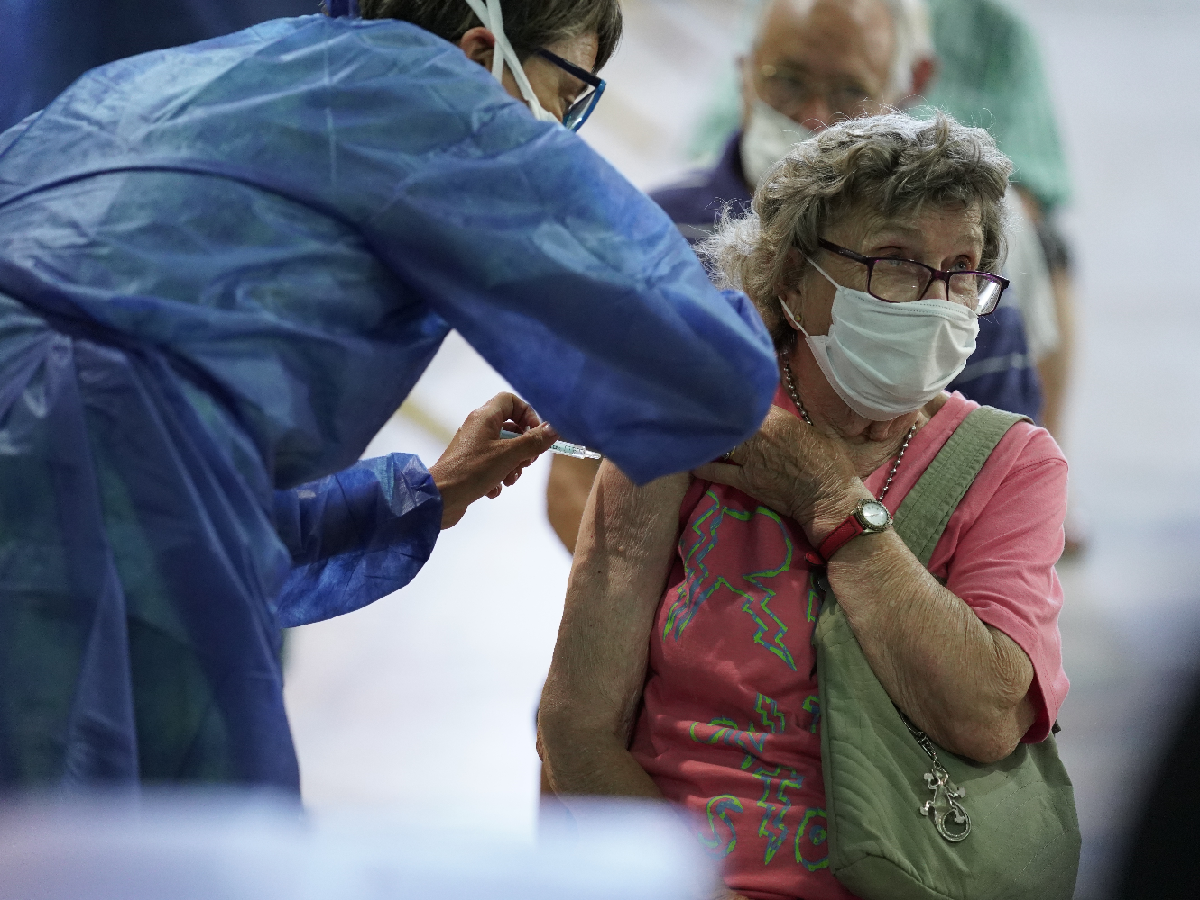 Arrancó a buen ritmo la vacunación a mayores de 70 años