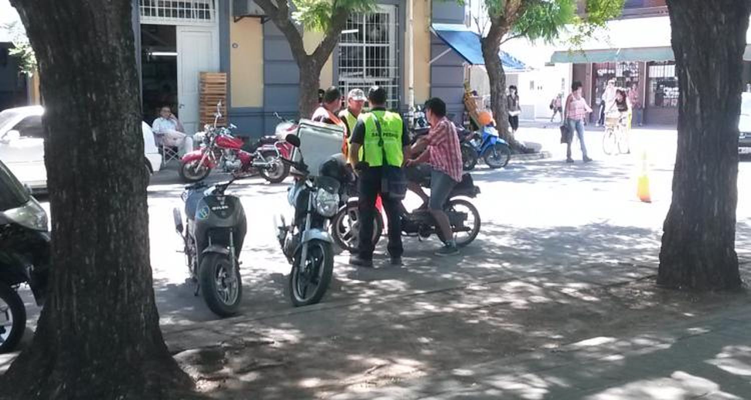 28 vehículos retenidos por infracciones de tránsito