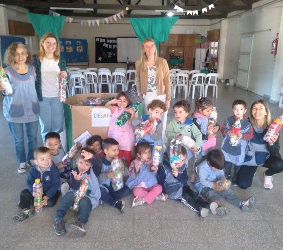 Charla sobre botellas de amor en el Jardín 906