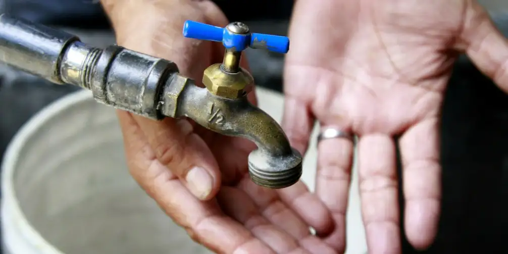 AMOS anunció un corte de agua potable en barrio Parque por trabajos en la red