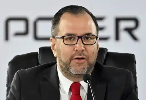 GUERRA DE MICRÓFONOS: Canciller Gil llama esperpento a Milei y asegura que el gendarme está siendo procesado