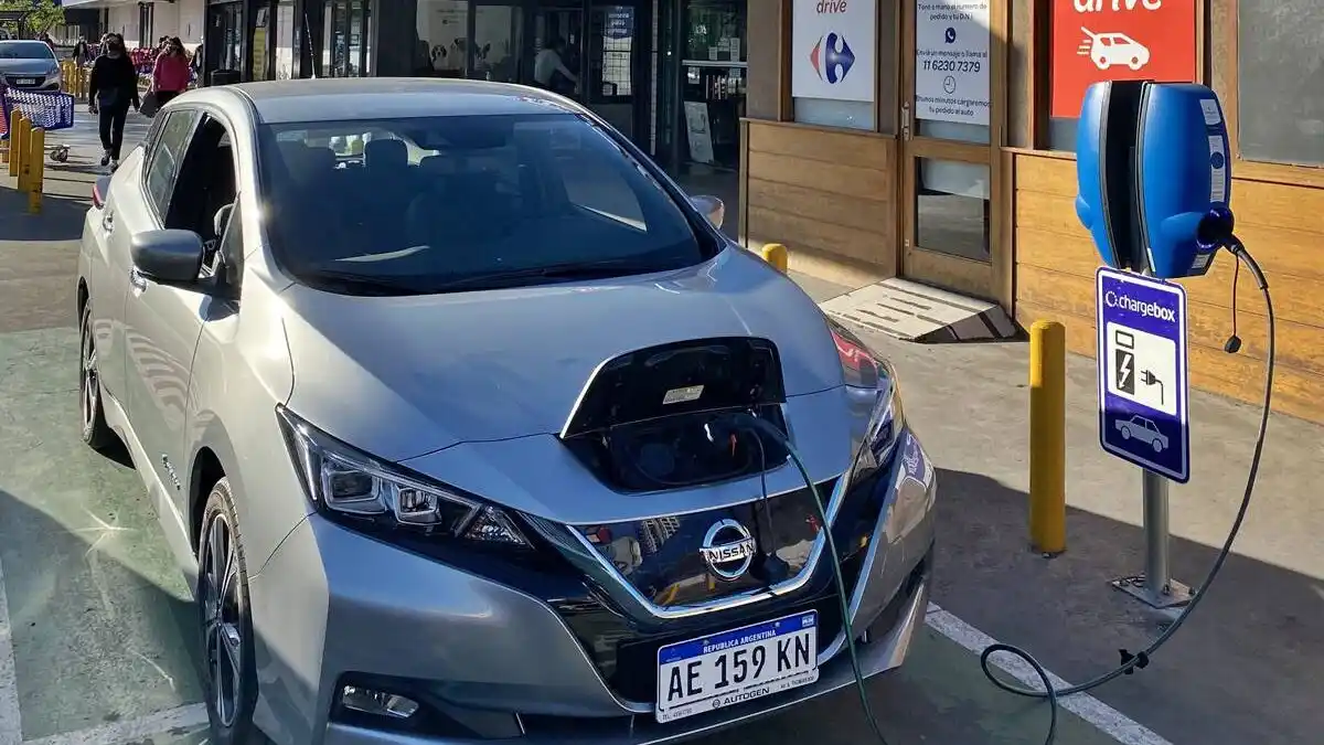 Autos eléctricos: inauguran un corredor eléctrico con estaciones de recarga en Chascomús, Dolores, Cariló y Mar del Plata