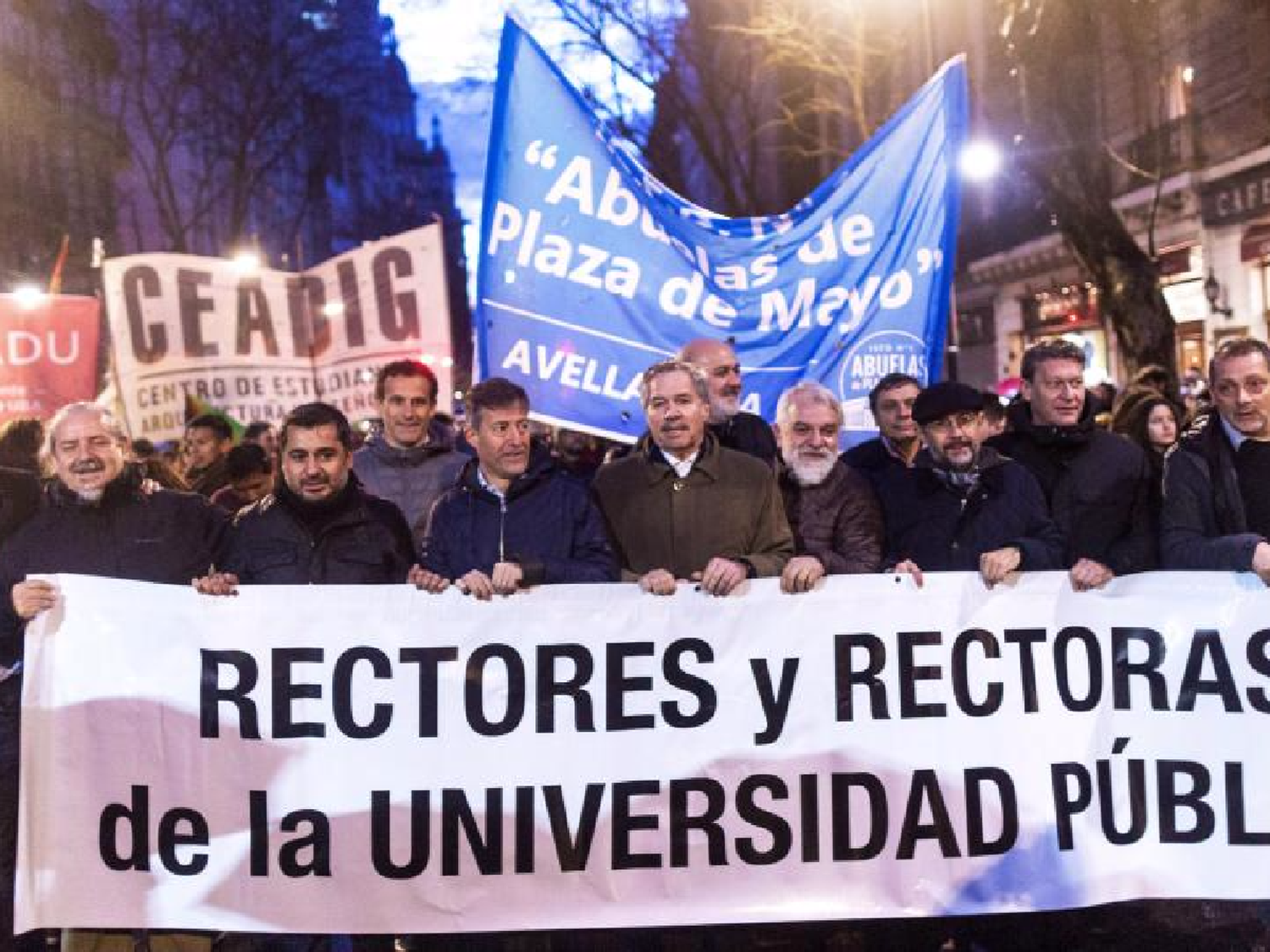 Solá: "Vamos a hacer todo lo que se pueda para evitar que el gobierno desfinancie las universidades públicas"
