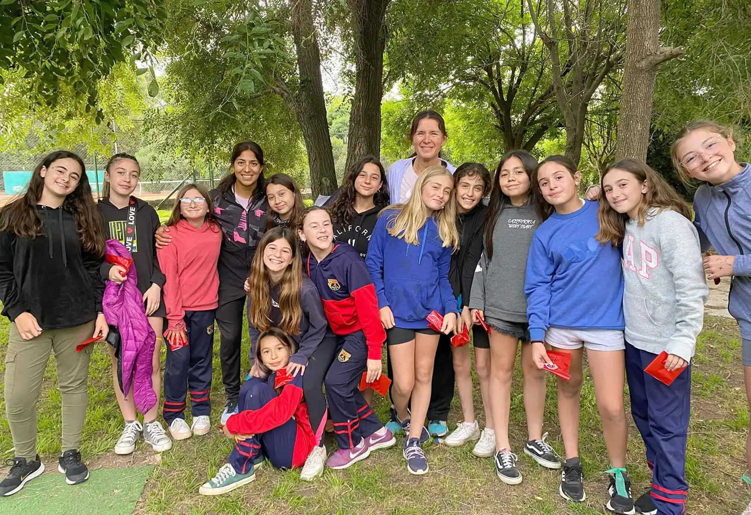 Campamento. Para las jugadoras de hockey del Náutico