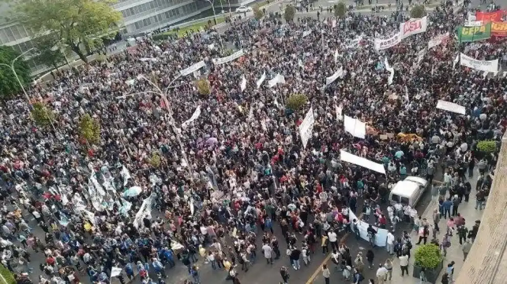 La CGT, la CTA y distintas organizaciones sociales marcharán este jueves en Paraná en rechazo a la reforma laboral
