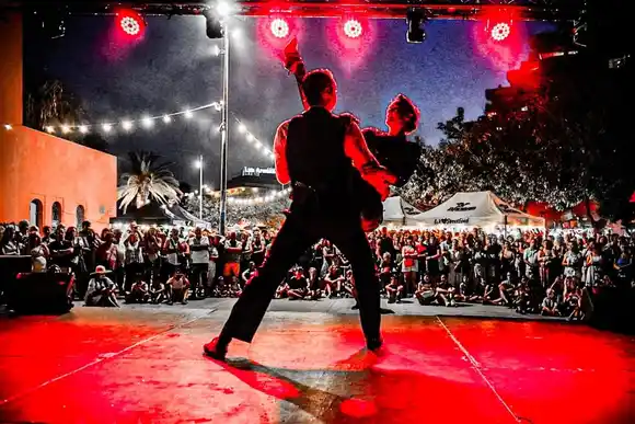 “Queremos sorprender al espectador, que no sepa exactamente dónde se ubicará el show visual”