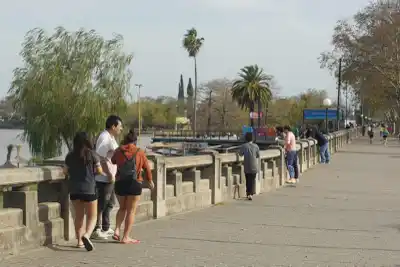 Calor persistente en la ciudad durante el fin de semana largo, pero el alivio llegará con las lluvias del lunes