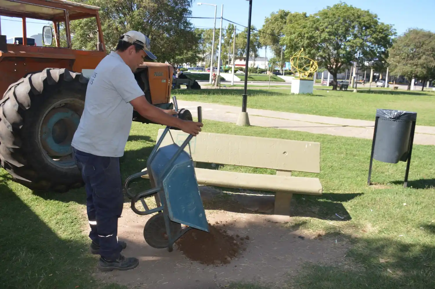 Trabajos en espacios públicos de la ciudad.
