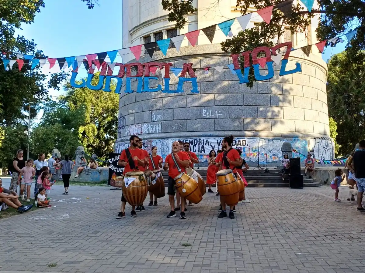 Candombe del encuentro dijo presente en el Festi Corso.
