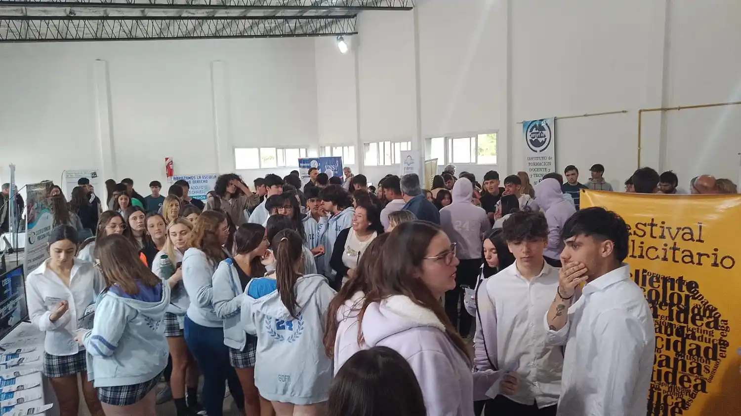 Se realizó la muestra distrital de carreras en Adolfo Gonzales Chaves