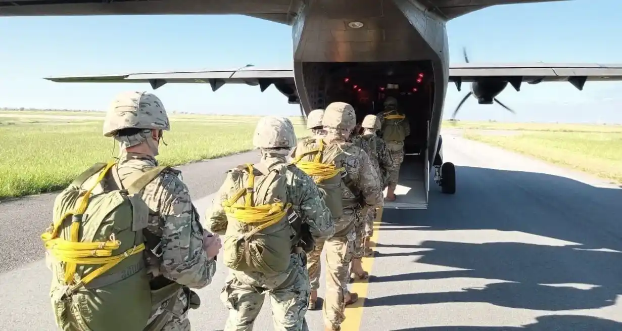 Ejército Argentino en medio de una aerocooperación