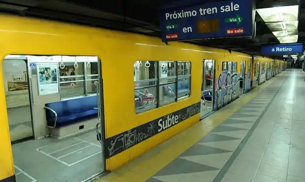 Mauricio Macri reabrió la línea “A” de subterráneos   