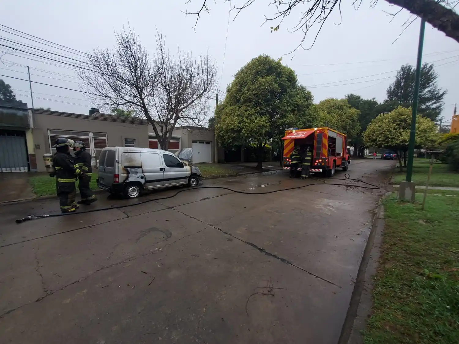 Detuvieron a una persona por el incendio intencional de vehículos en Barrio Belgrano