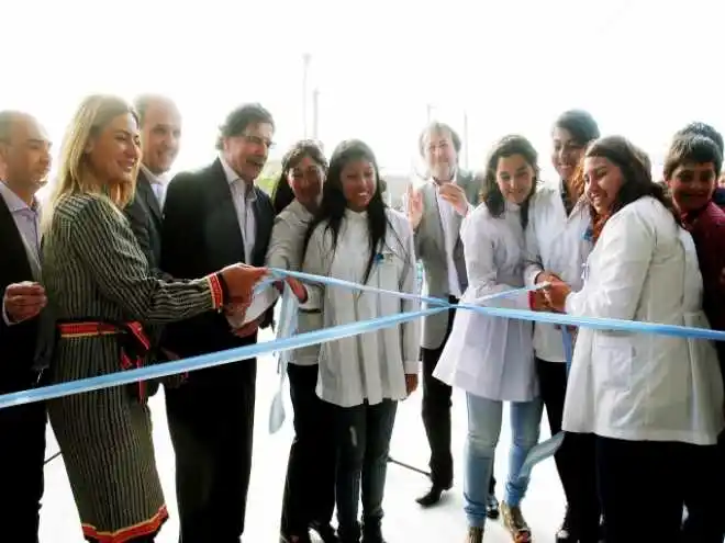 Sileoni y De Lucía inauguraron el edificio de la Escuela Técnica N°4 de Garín