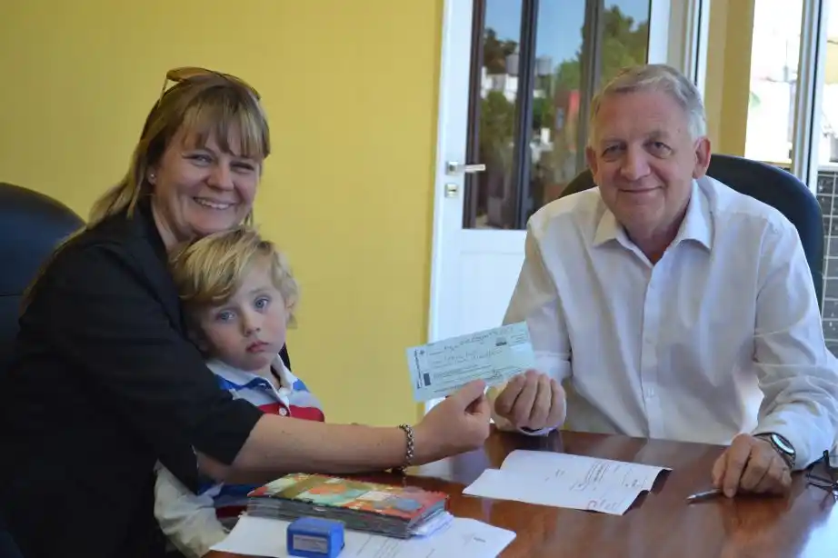 El Municipio entregó un subsidio al Centro Educativo de Puiggari