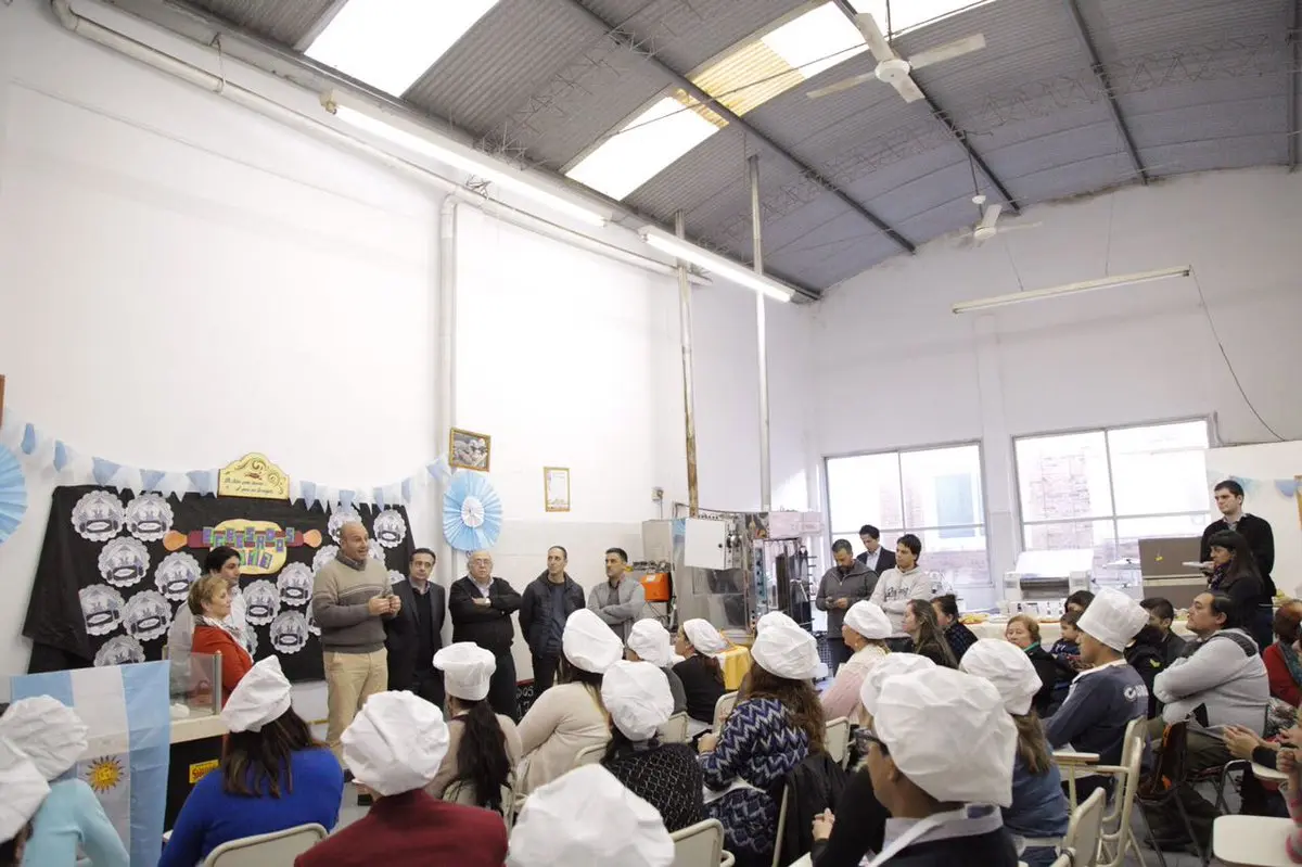 Martiniano Molina entregó diplomas de formación profesional en Quilmes
