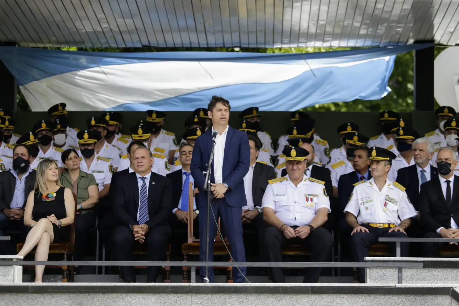 Kicillof encabezó acto de la Bonaerense y pidió “una policía más humana”