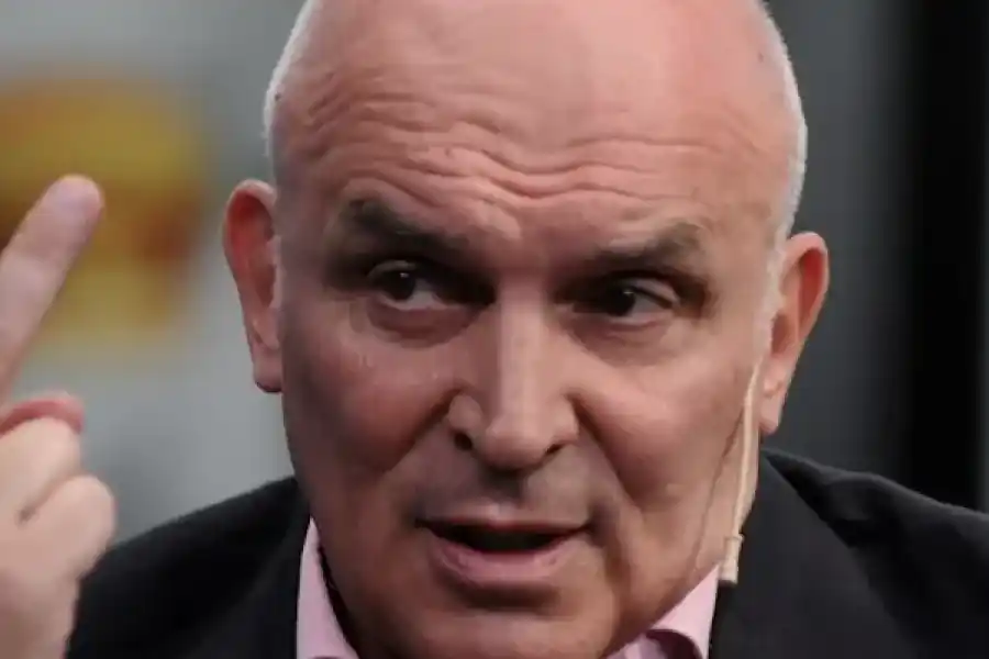 Espert se mete en la disputa con los gobernadores