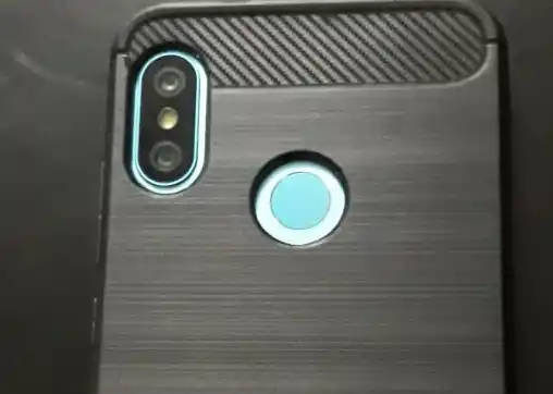 Joven denunció que un vecino le sustrajo su teléfono celular