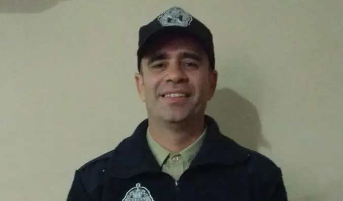 Un inspector del patrullaje municipal de San Isidro salvó a una mujer en medio de un incendio