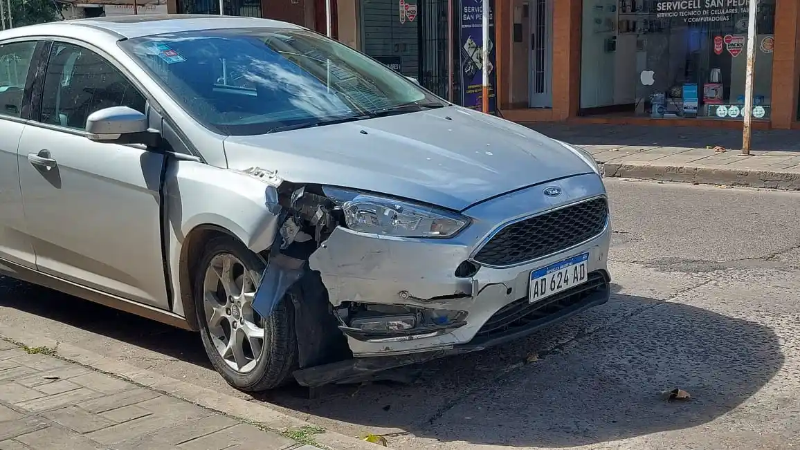 Identificaron al hombre que falleció dentro de su auto en el centro