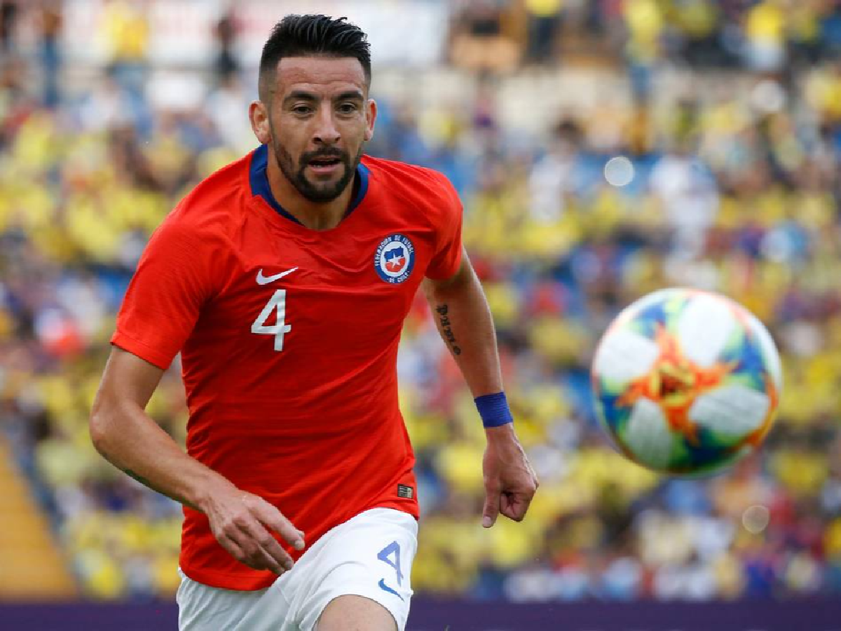 Boca espera la llegada del chileno Isla 