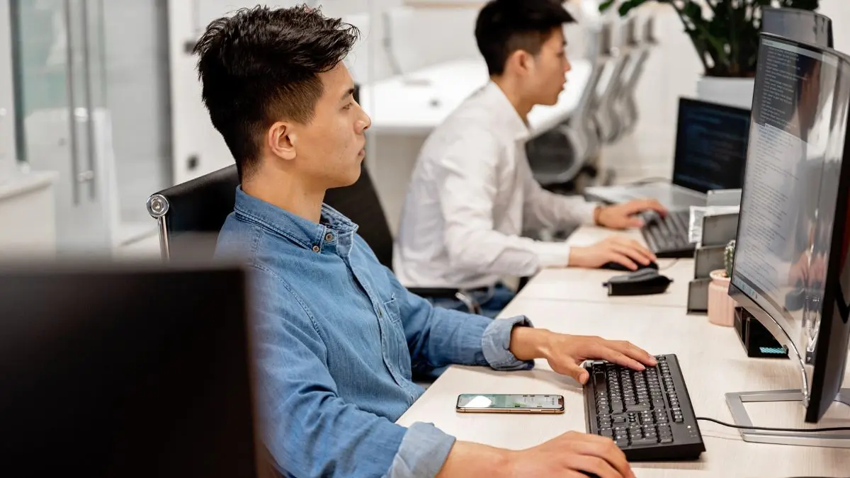 ¿Pasas horas frente a un computador? Esto te interesa