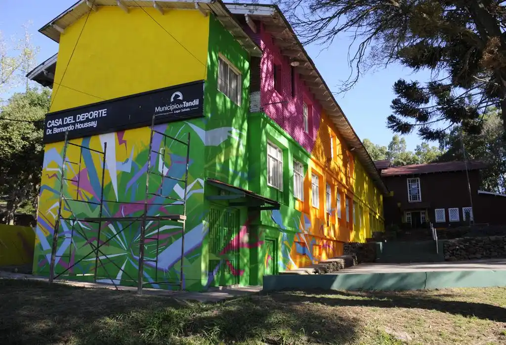 Firmaron el comodato para que Polivalente pueda usar la Casa del Deporte