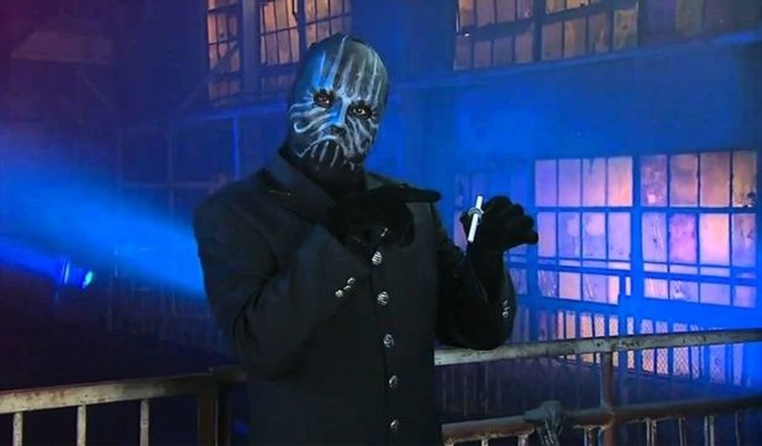 El Mago Enmascarado se está muriendo, y sus colegas están felices