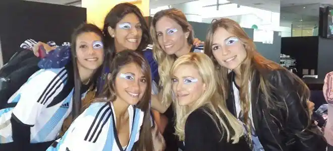 El grupo de chat que lidera la mujer de Messi y que afecta las decisiones de Sampaoli