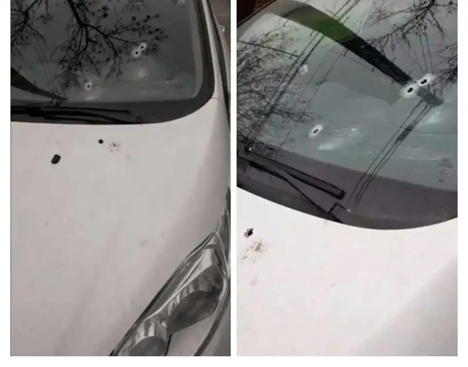 Auto baleado en barrio Siete Jefes