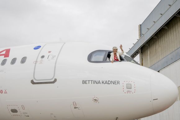 Rompió una barrera en la aviación española y ahora su nombre está en el fuselaje de un A320neo