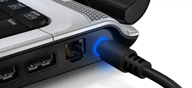 Por qué no dejar conectada la notebook todo el día a la corriente