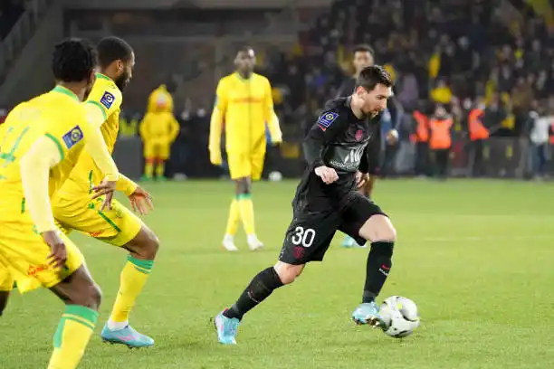 Con Messi, Caída del PSG frente a Nantes