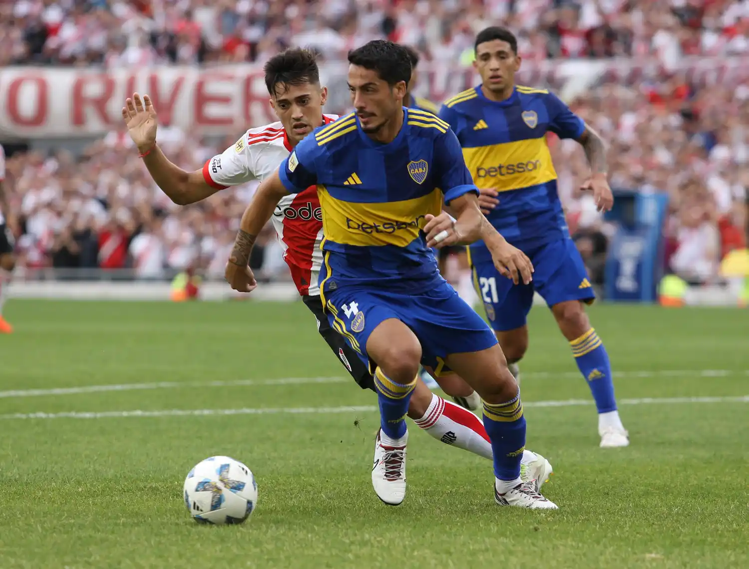 Boca y Racing, en un duelo que puede ser eliminatorio