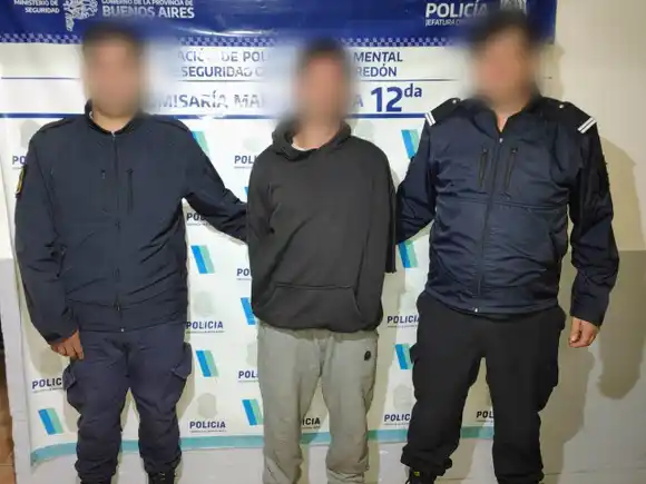 Se subió al techo, ingresó por la terraza e intentó robar en la casa de sus padres