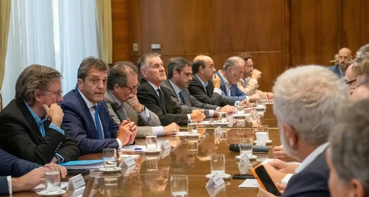 Massa: “Vamos a cerrar el año cumpliendo nuestra meta de acumulación de reservas”