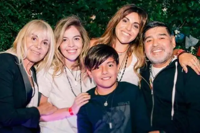 El impensado encuentro de Diego Maradona y Claudia Villafañe en un evento de Gianinna