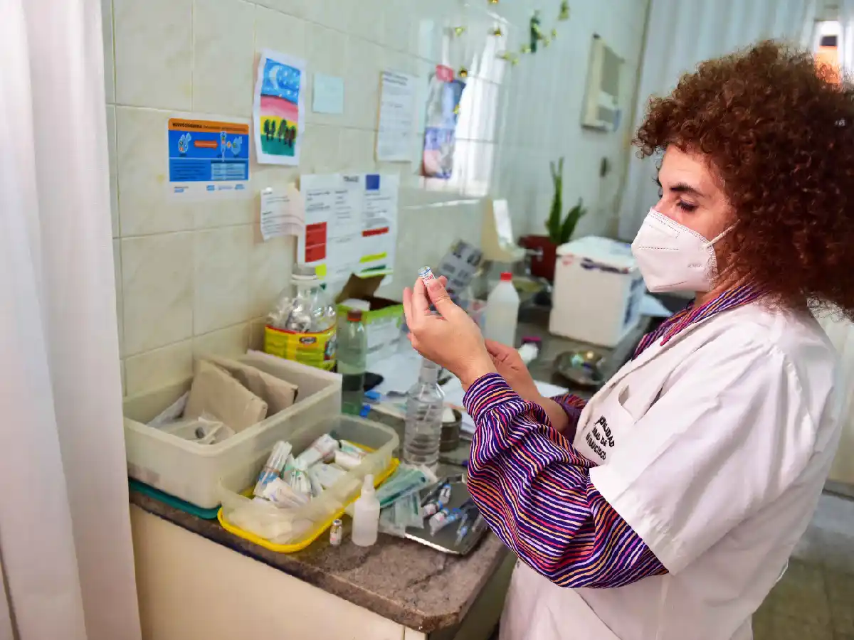 Vacunación anticovid piden que se coloquen la dosis de refuerzo