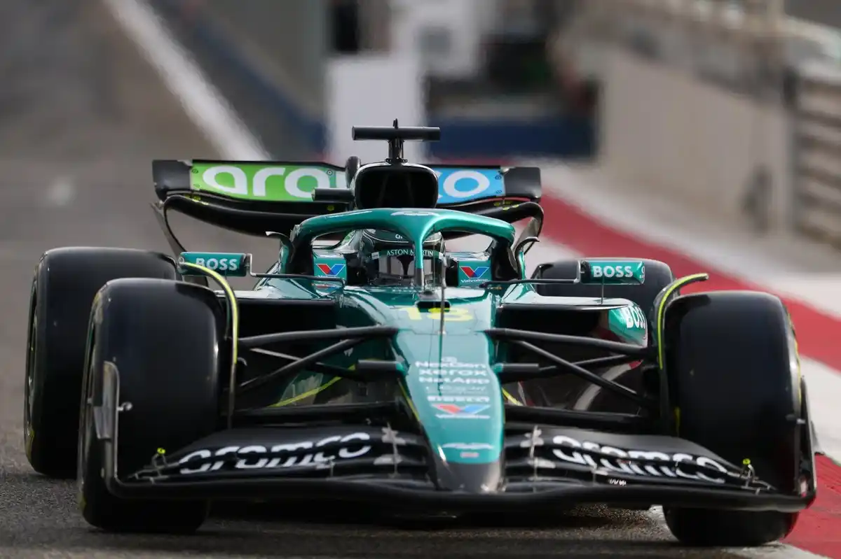 Fernando Alonso, a sus 43 años, continúa corriendo en Fórmula 1.