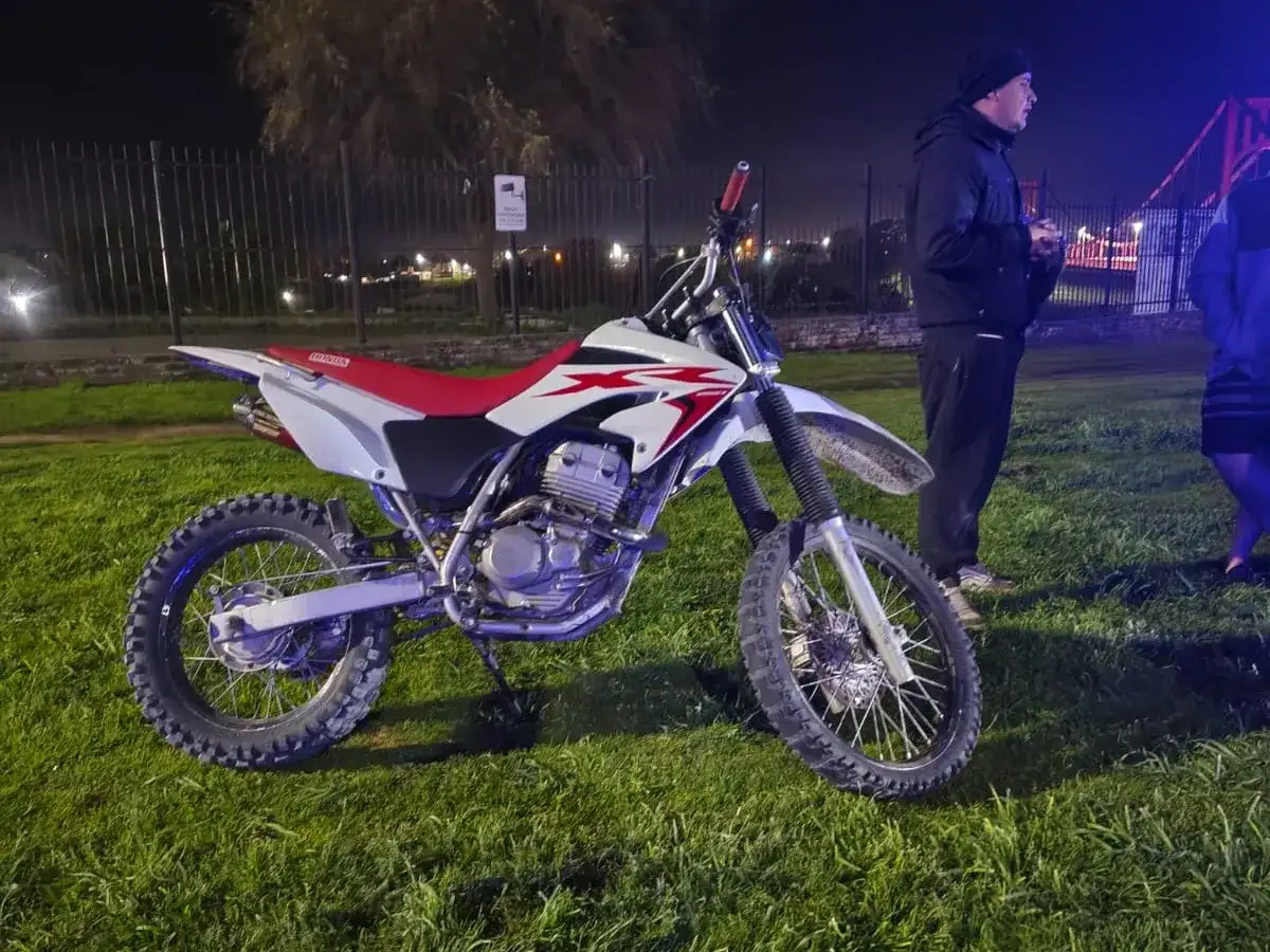 Motos