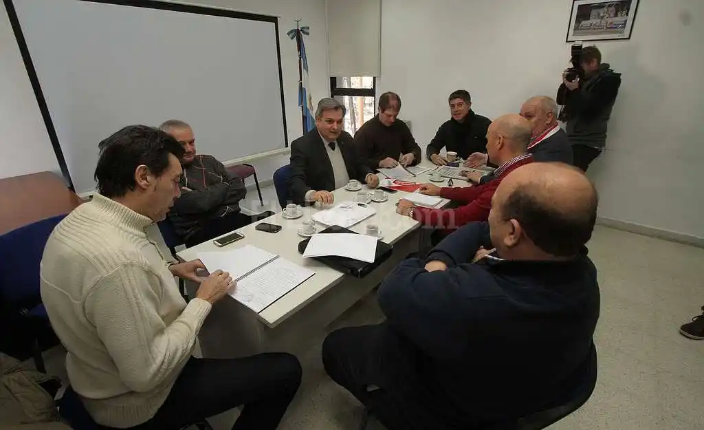 “Veo poco probable que se juegue el clásico”