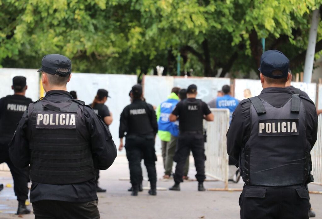 Santa Fe adquiere pistolas de electroshock y proyectiles cinéticos para la Policía: inversión millonaria