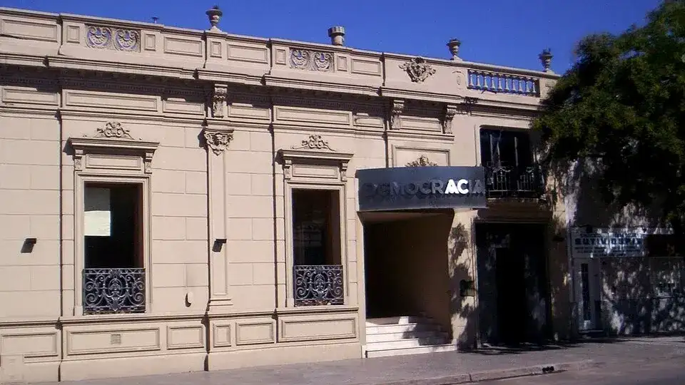 El edificio del diario Democracia de Junín.