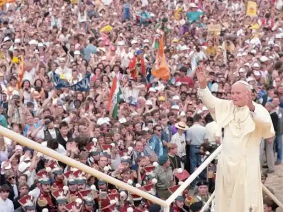 Cardenal Parolín: “Juan Pablo II, apasionado amor a Cristo e incansable servicio a la paz”