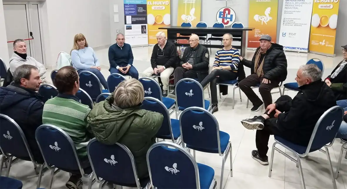 Reunión con productores avícolas