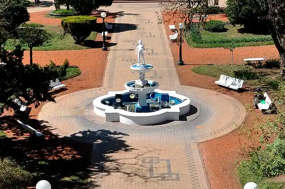 Preocupa a la FEV las modificiones que el municipio pretende realizar en la Plaza 25 de Mayo