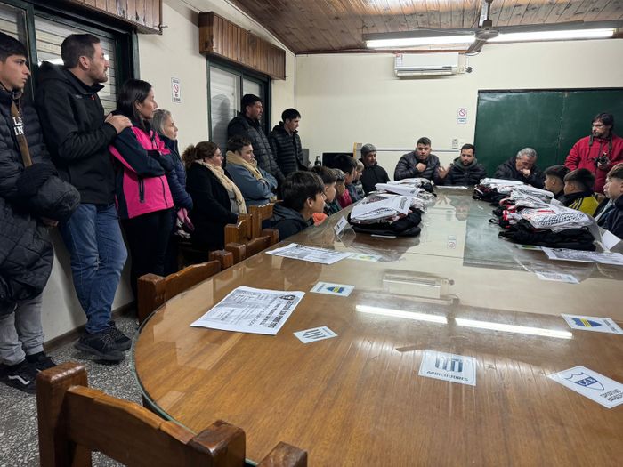Presentación de camisetas seleccionado Liga Infantil - 3